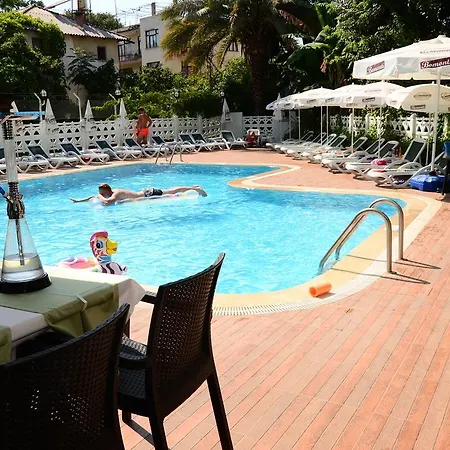 Otel Pinar 2*
