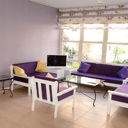 فندق Pinar 2*
