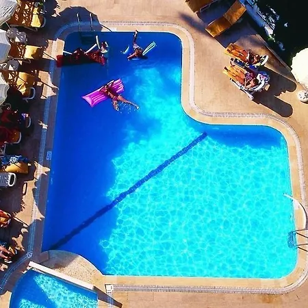 Pinar Hotel 2*